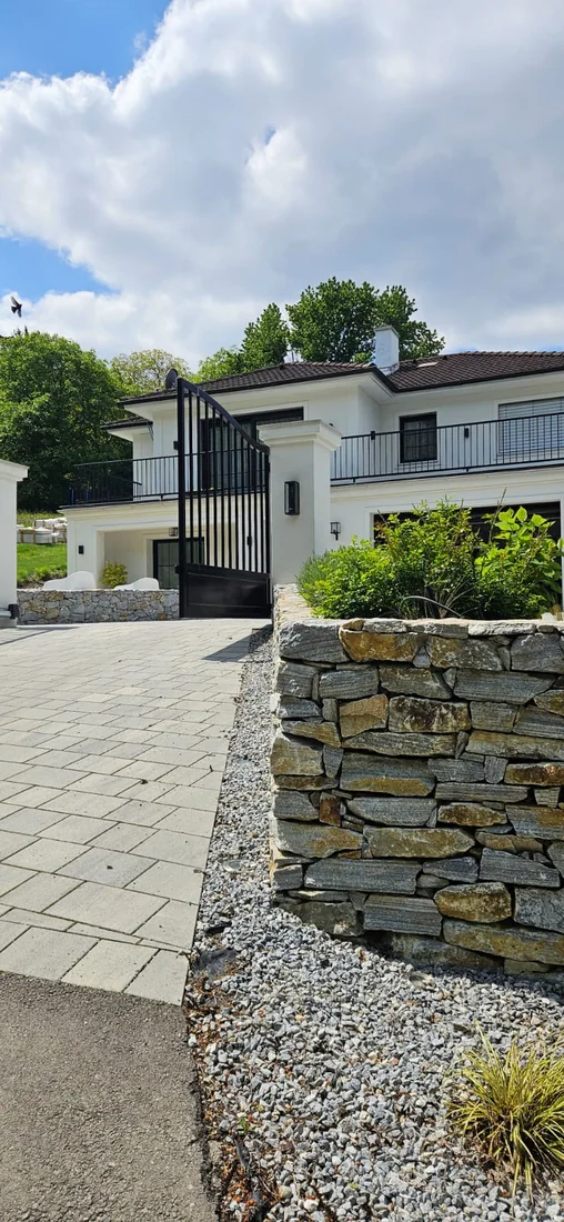 Villa STR – Natural stone, Terrace, pool, retaining wall with logo, steps (image 1)