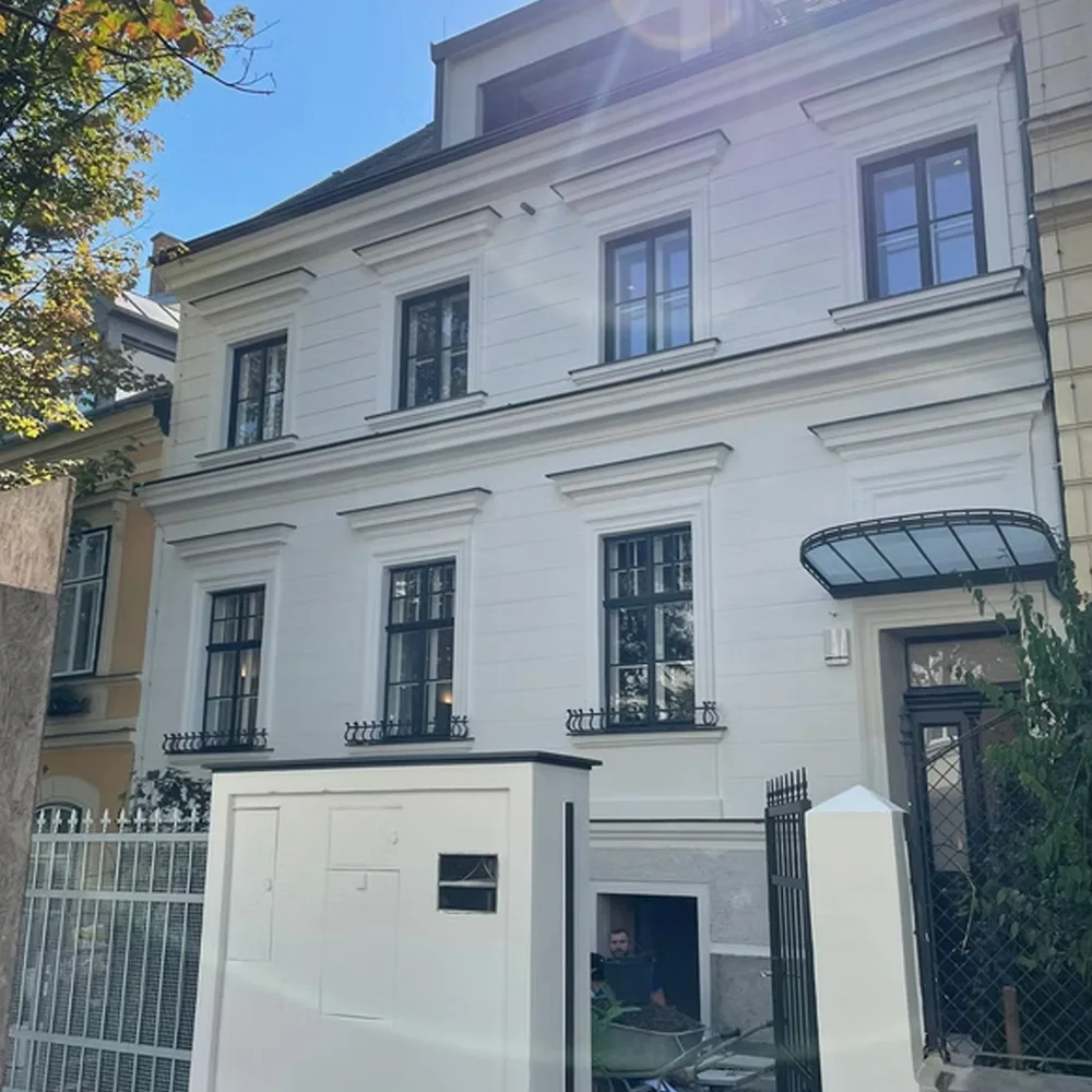 Villa T.